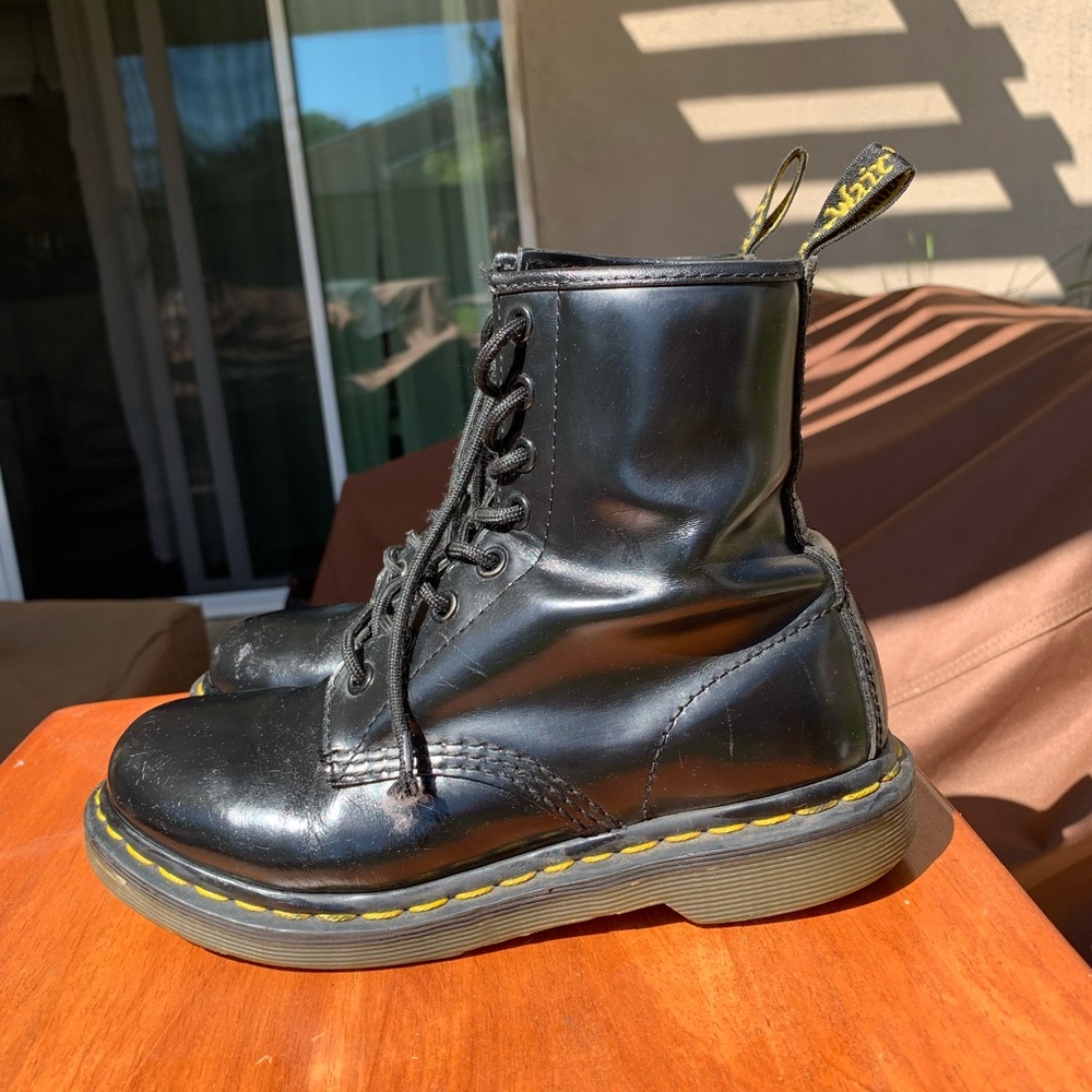 🎱Dr. Martens Lace Up Boots🎱